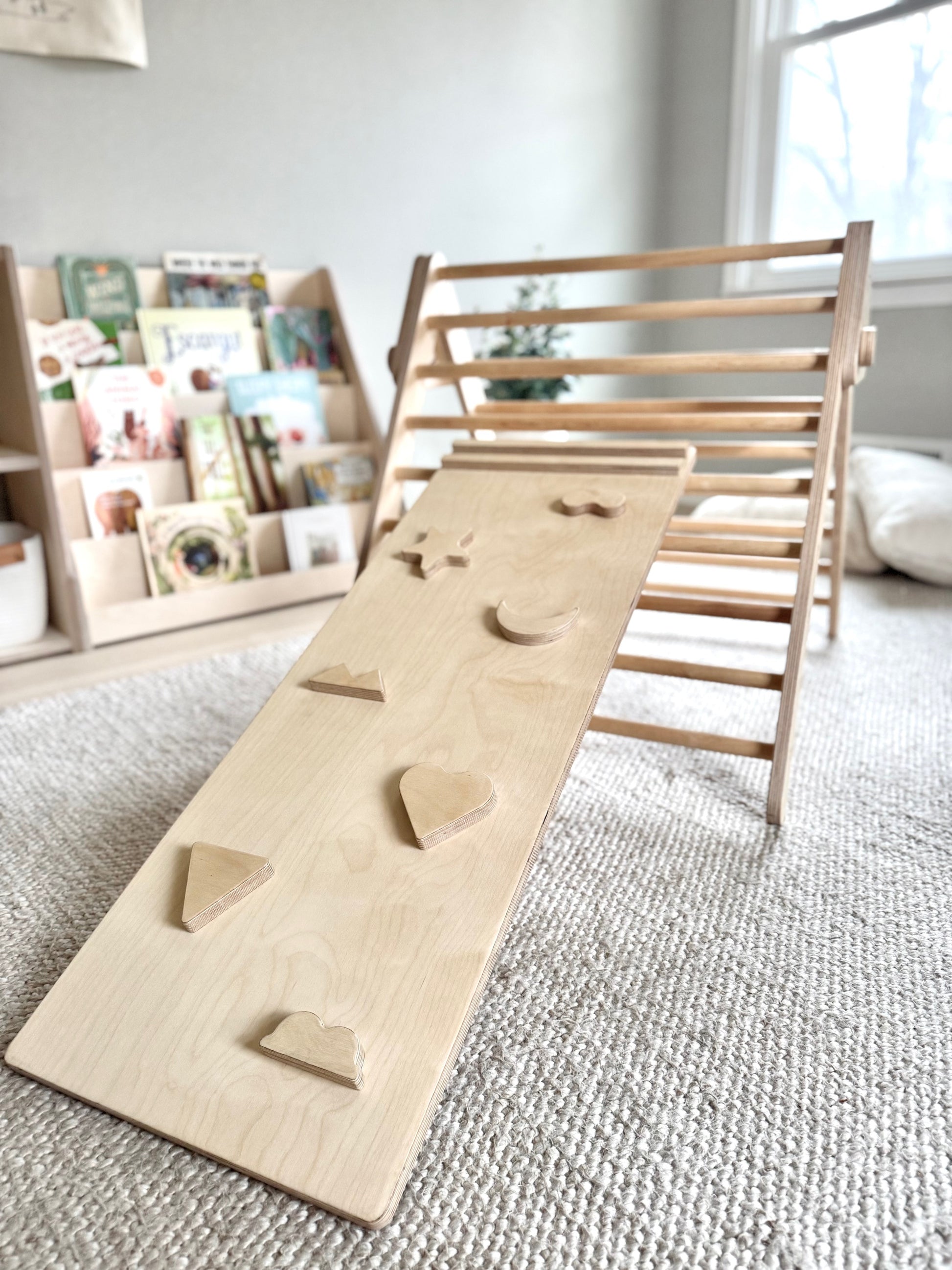 Pikler-Style Climbing Triangle Rock Wall Slide Set – Bergwood