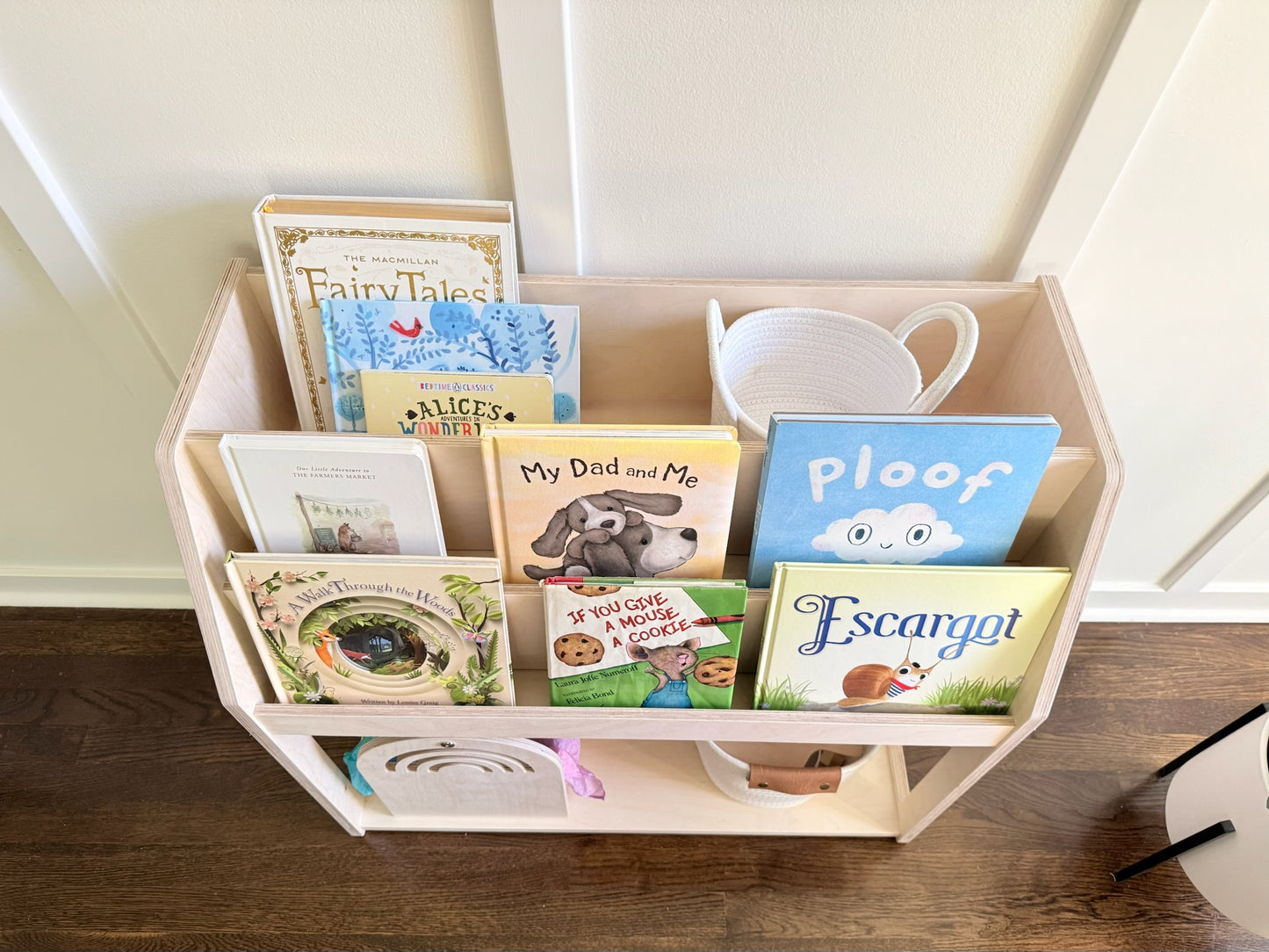 Read & Play Book and Caddy Bookshelf