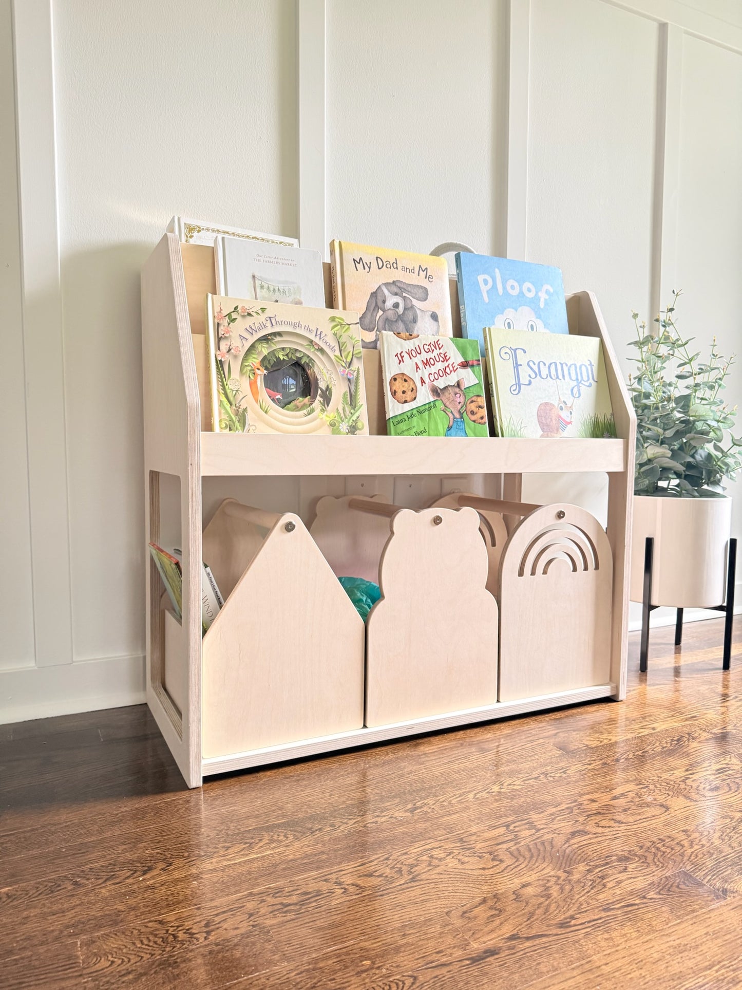 Read & Play Book and Caddy Bookshelf